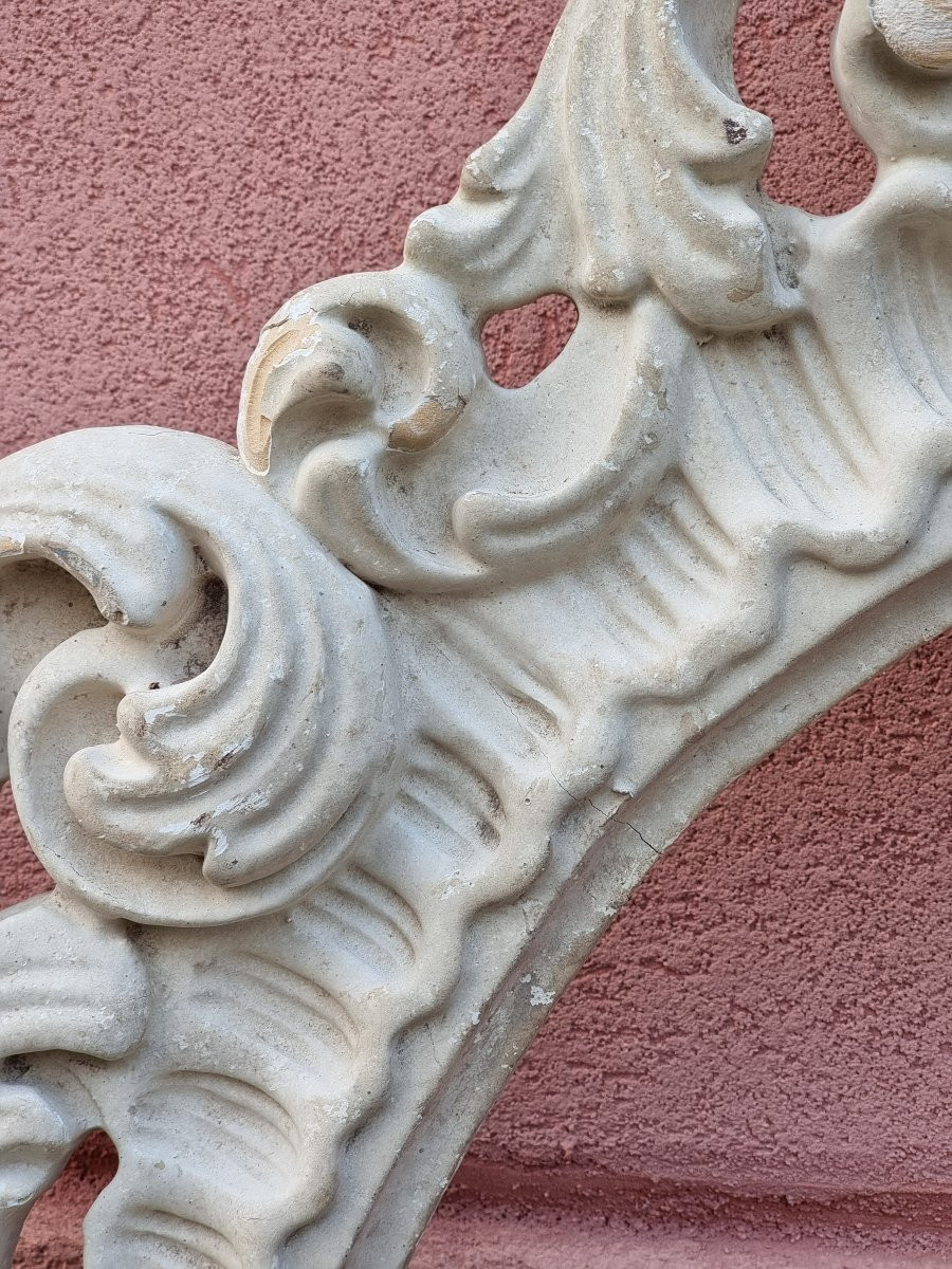 Pair Of Large Carved Wooden Oval Frames – 1980s Stock Pieces-photo-4