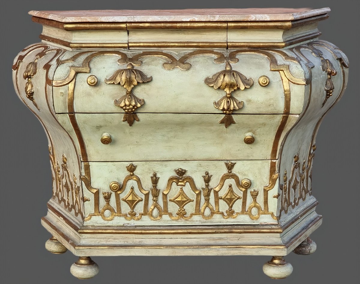 Lacquered And Gilded Bombé Commode, Venetian Area, 18th Century-photo-2