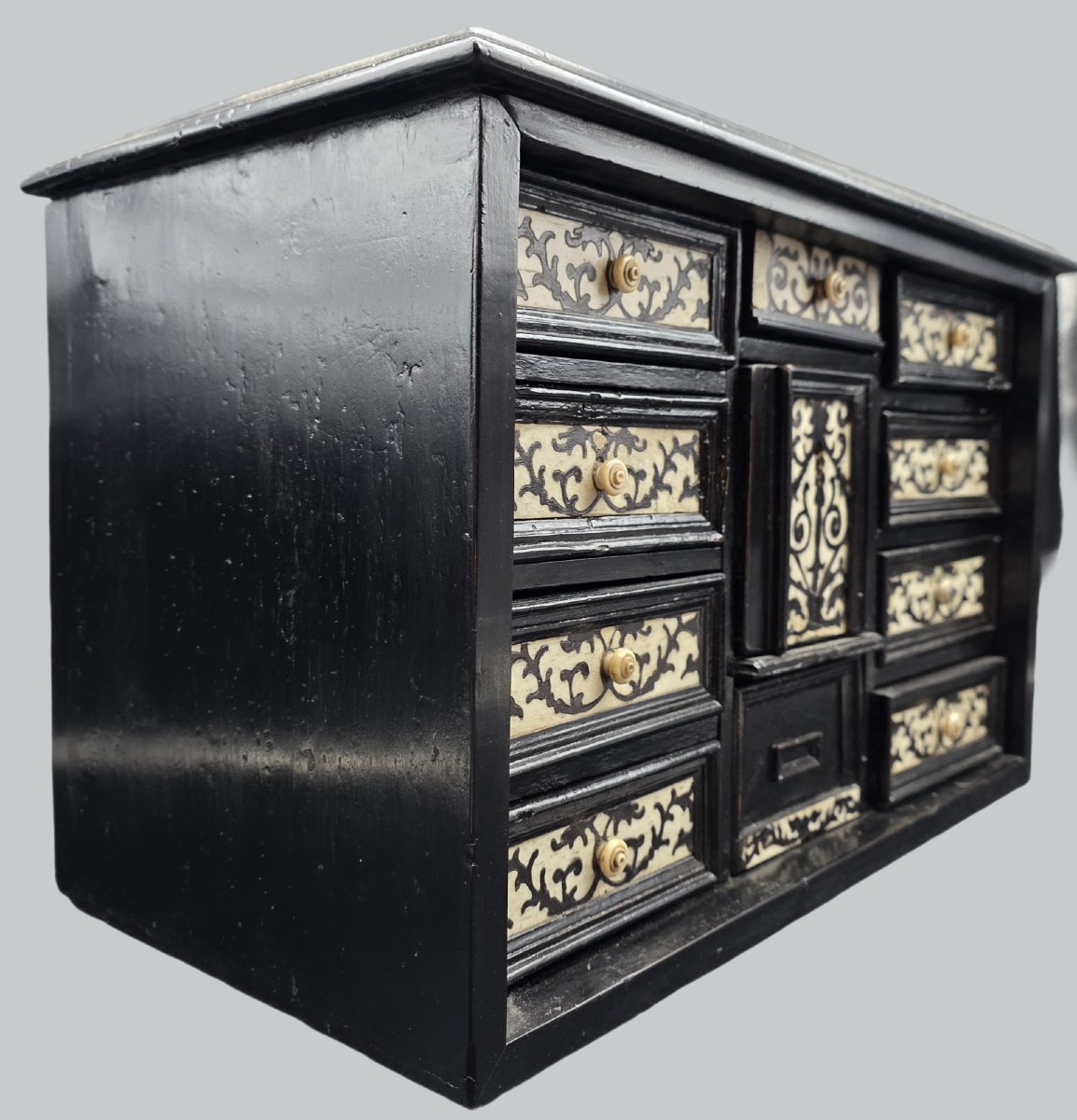 Inlaid Wood And Bone Cabinet (stipetto) – Southern Italy, 17th–18th Century-photo-3