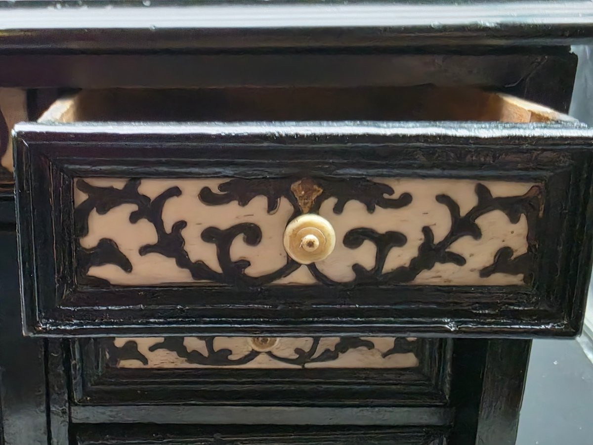 Inlaid Wood And Bone Cabinet (stipetto) – Southern Italy, 17th–18th Century-photo-1