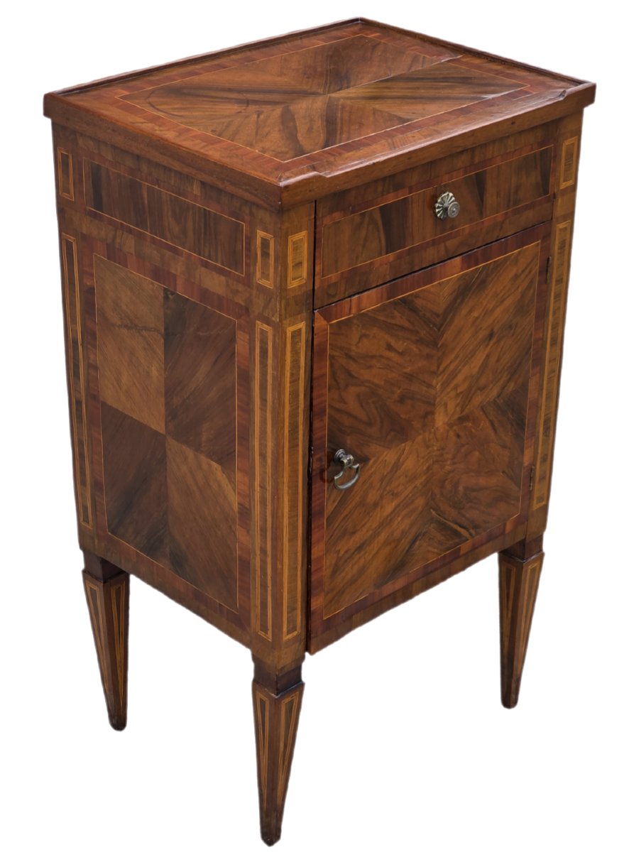 Louis XVI Walnut Bedside Table With String Inlay, Lombardy, Late 18th Century-photo-2