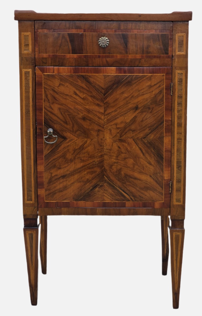 Louis XVI Walnut Bedside Table With String Inlay, Lombardy, Late 18th Century