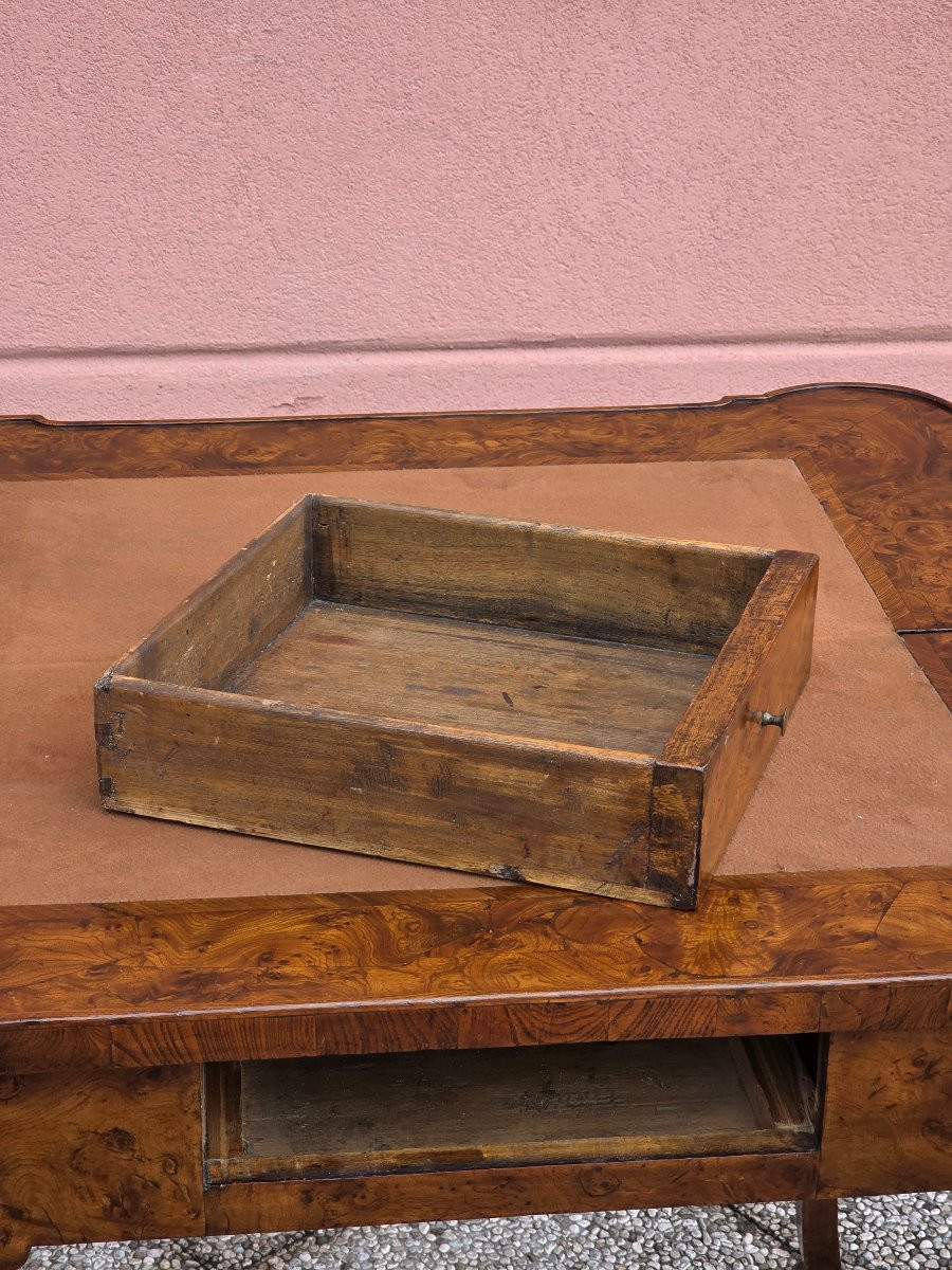 Emilian Louis XV Game Table In Elm Burl – First Half Of The 18th Century-photo-4