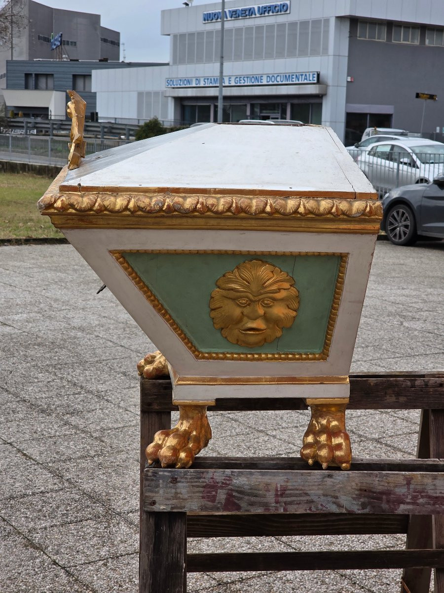 Tabernacle en bois laqué et doré, région de la Vénétie, début du XIXe siècle-photo-8