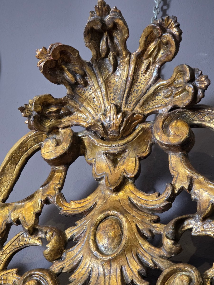 Miroir piémontais en bois sculpté et doré à la mecca, seconde moitié du XVIIIe siècle-photo-2