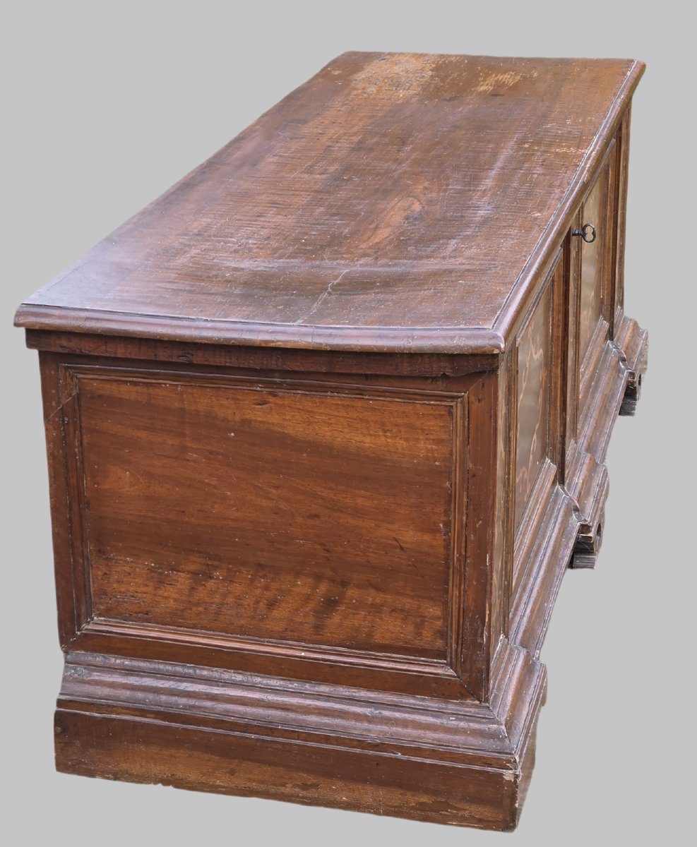 Emilian Inlaid Walnut Chest, Late 17th – Early 18th Century-photo-2
