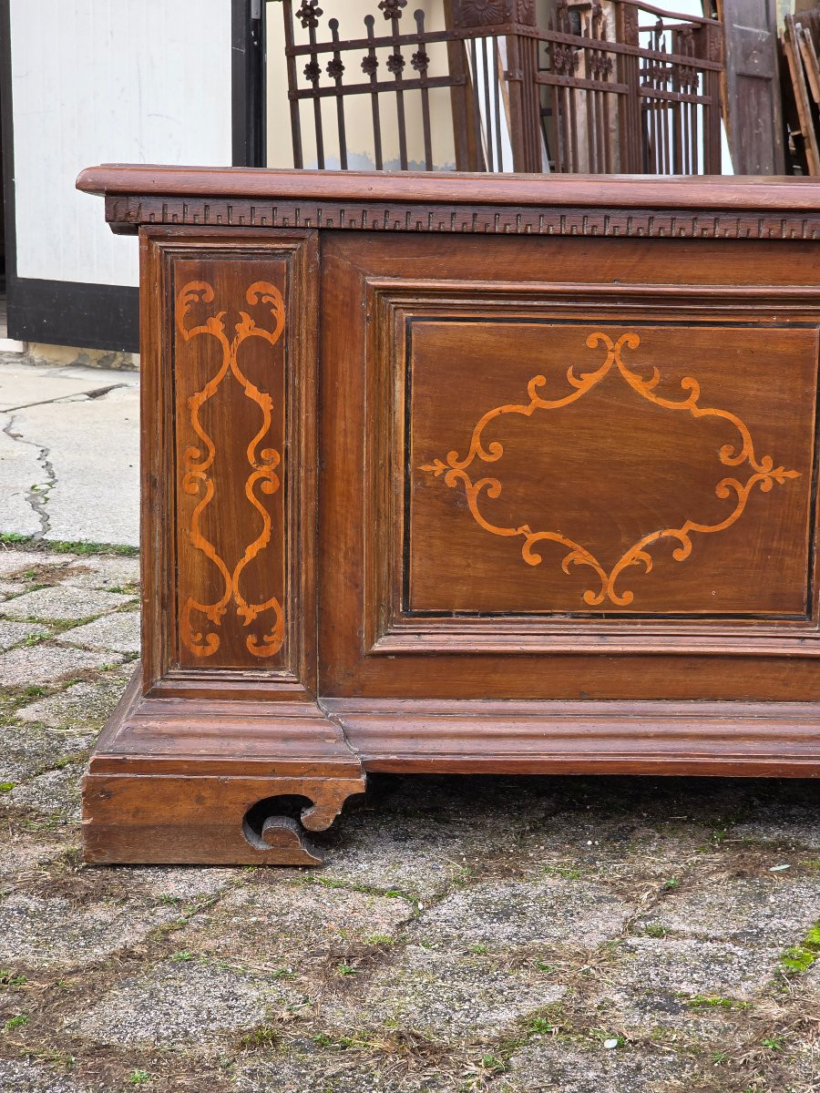 Emilian Inlaid Walnut Chest, Late 17th – Early 18th Century-photo-2