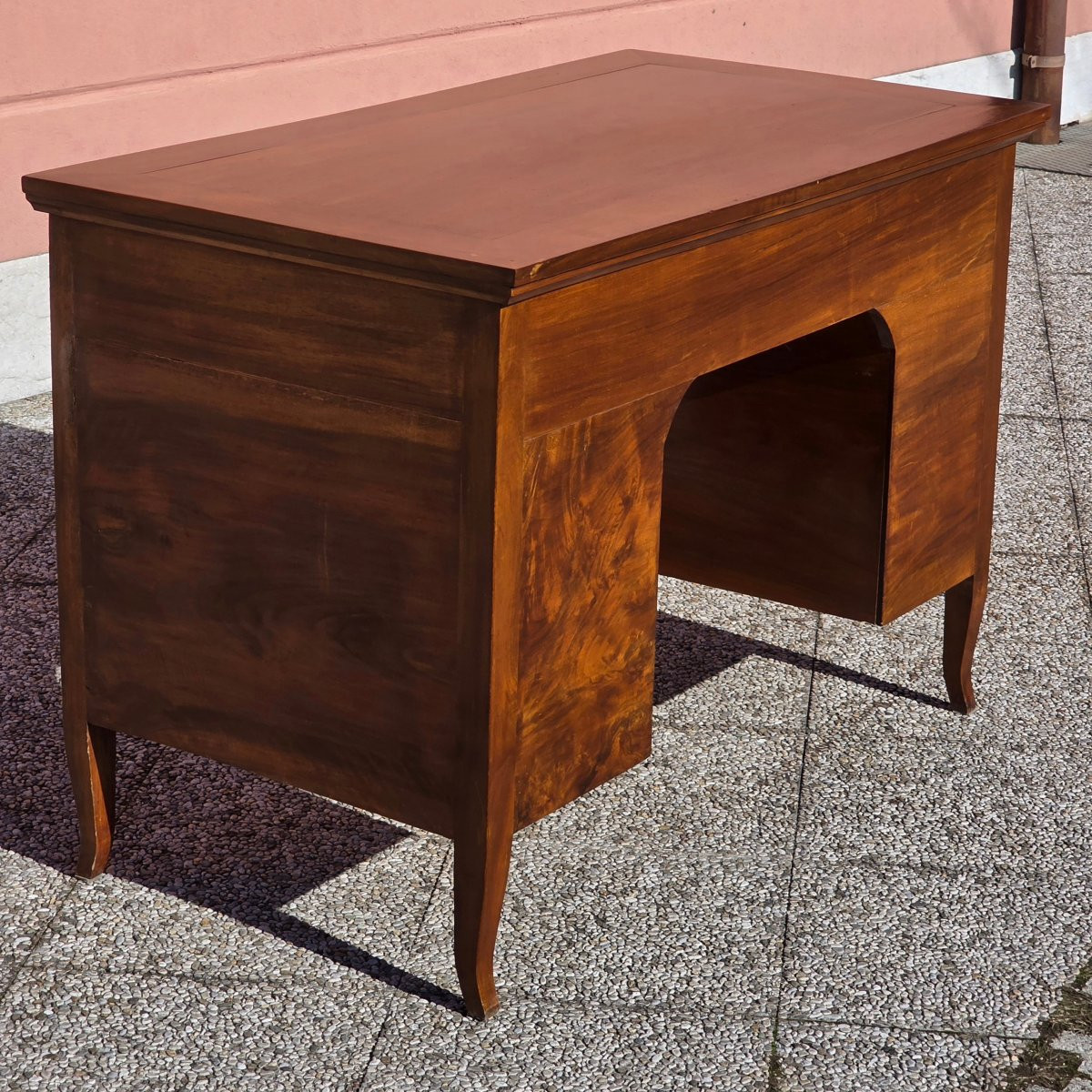 Bureau vénitien en noyer massif – début XIXe siècle, plateau coulissant et compartiments intéri-photo-1