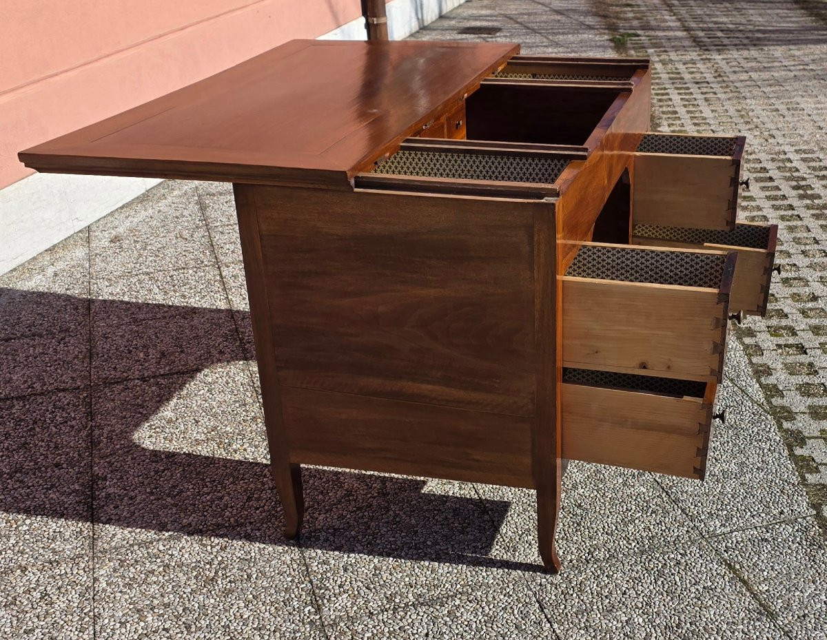 Bureau vénitien en noyer massif – début XIXe siècle, plateau coulissant et compartiments intéri-photo-3