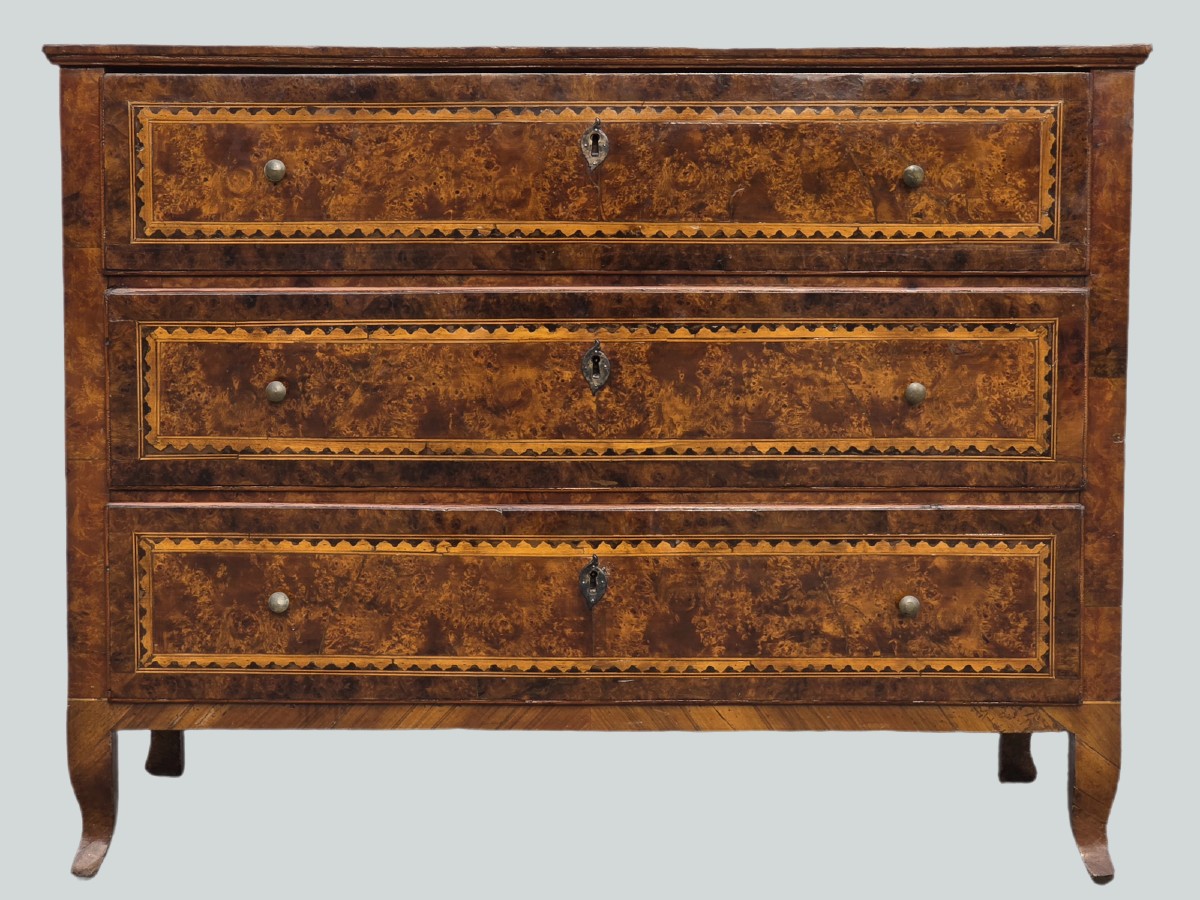 Venetian Louis XVI Chest Of Drawers In Walnut And Thuya Burr, Late 18th Century