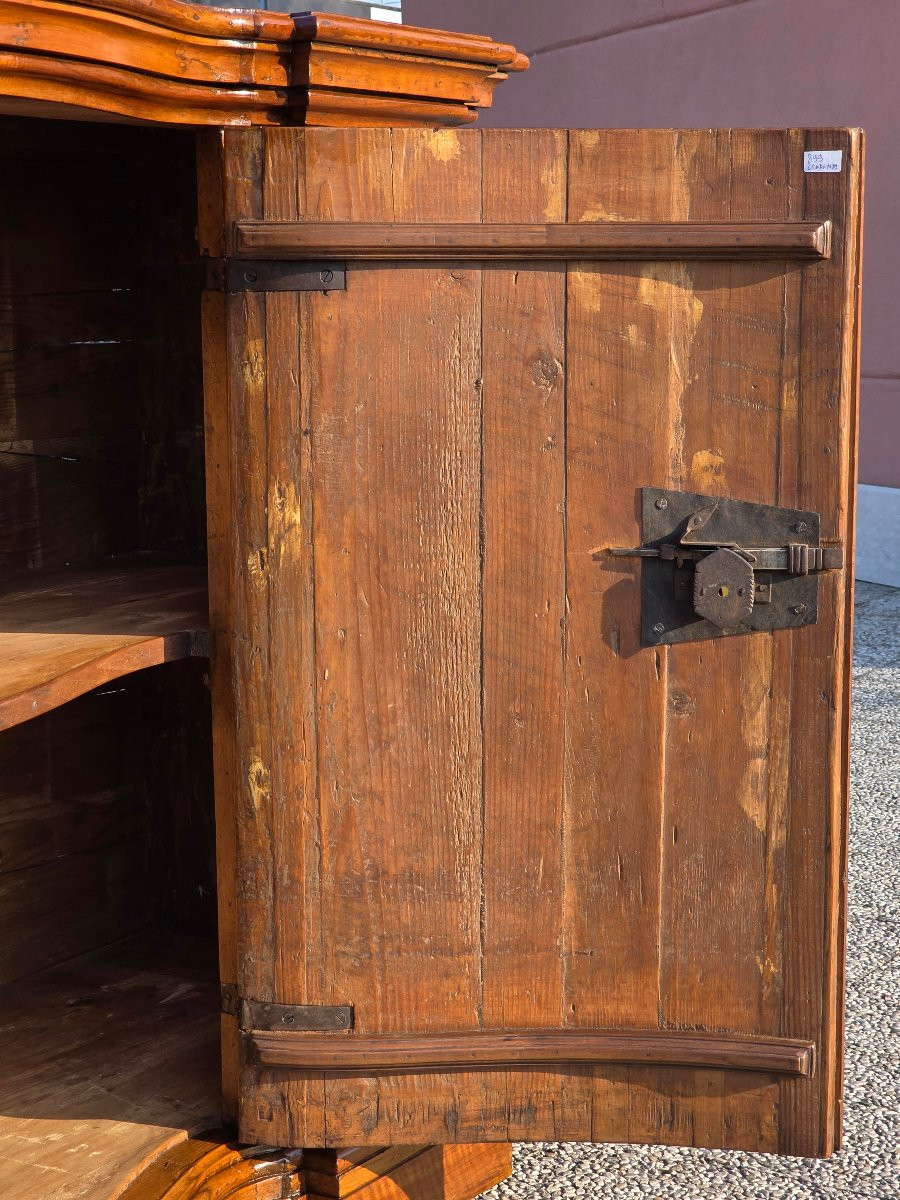 Buffet galbé en noyer et ronce d’olivier, région lombardo-vénitienne, XVIIIe siècle-photo-6