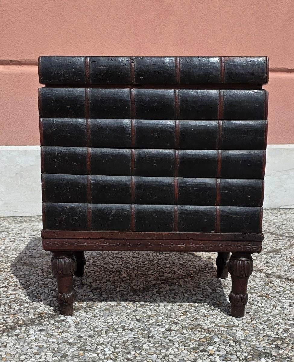 Louis XVI-style Book-shaped Chest From Veneto, Made Of Stained Fir And Fine Leather, Late 18th Century-photo-8
