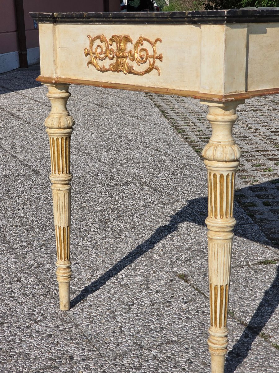 Table console de style Louis XVI Empire laquée et dorée-photo-6