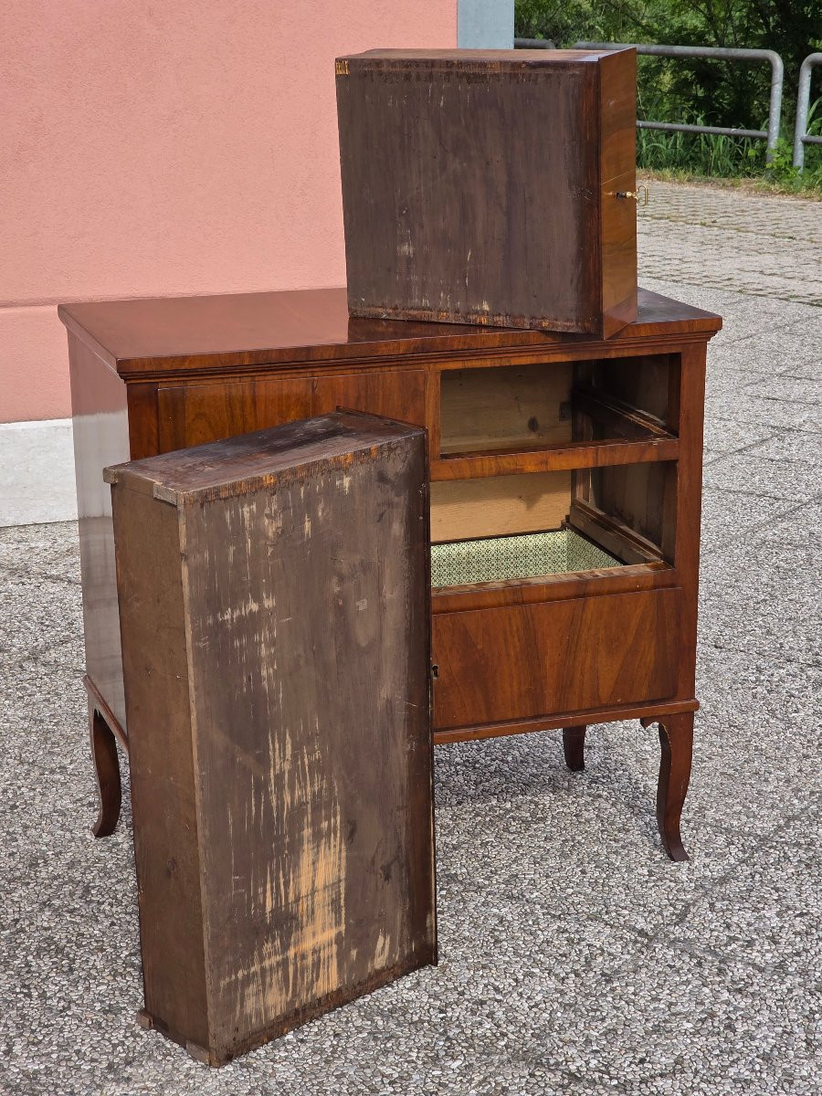 Petite commode vénitienne plaquée en noyer – Fin du XIXe siècle-photo-4