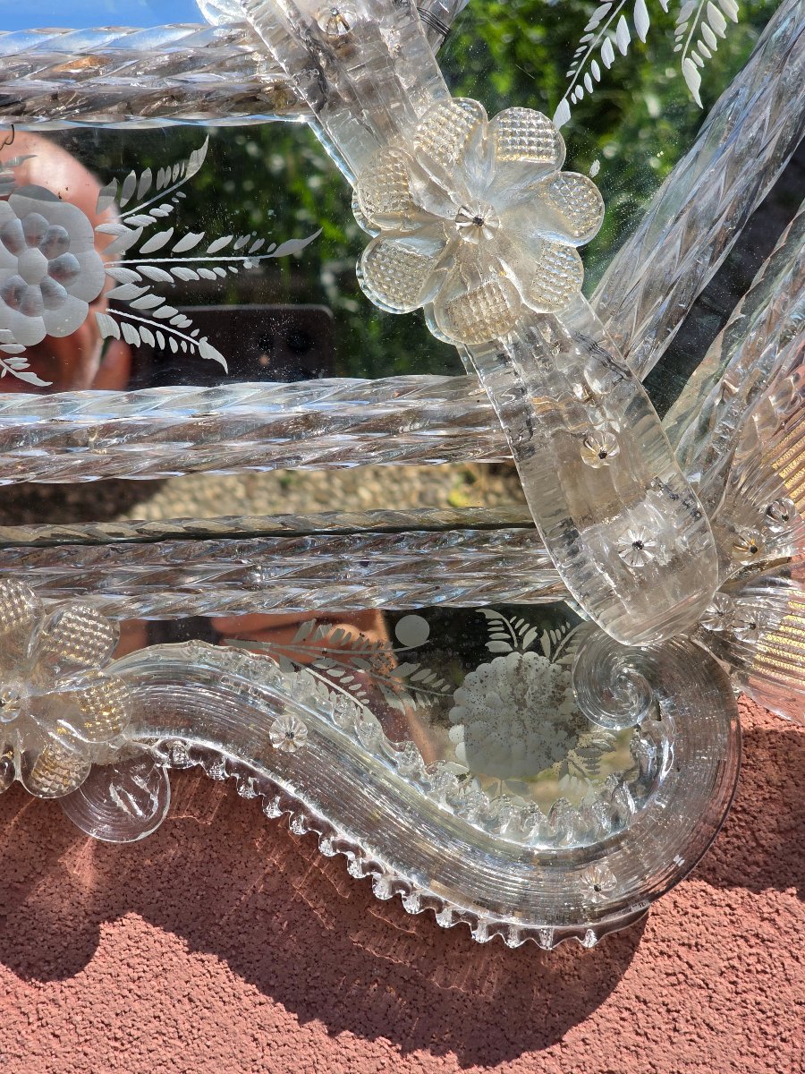 Grand miroir vénitien en verre de Murano gravé et taillé, années 1950-photo-3