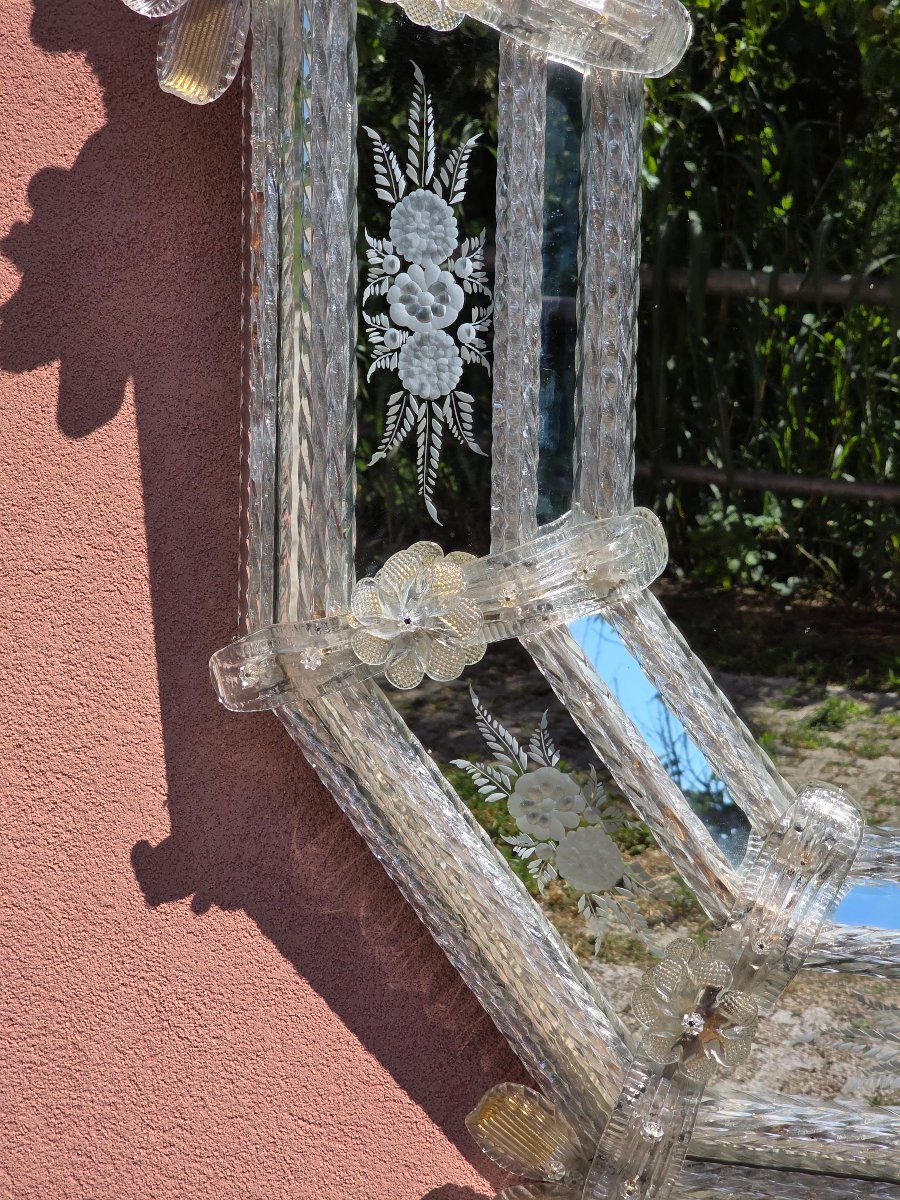 Grand miroir vénitien en verre de Murano gravé et taillé, années 1950-photo-3