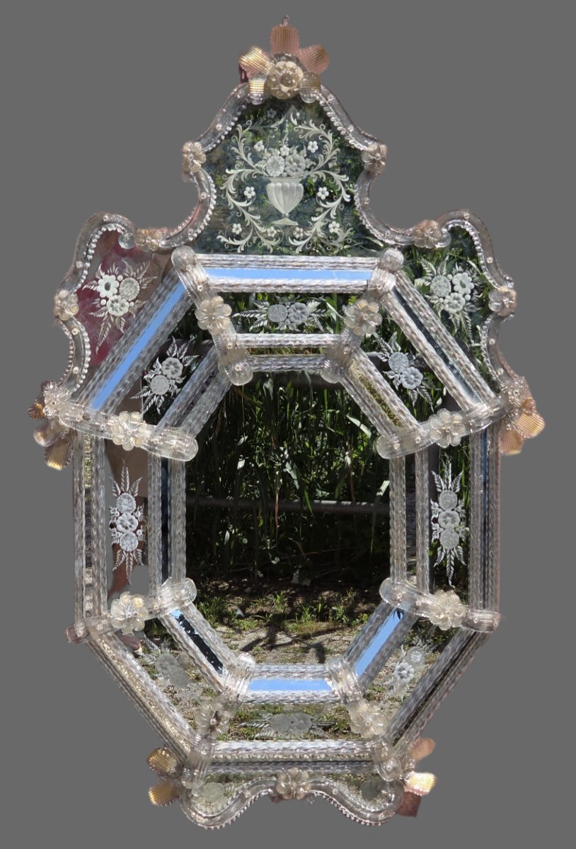 Grand miroir vénitien en verre de Murano gravé et taillé, années 1950