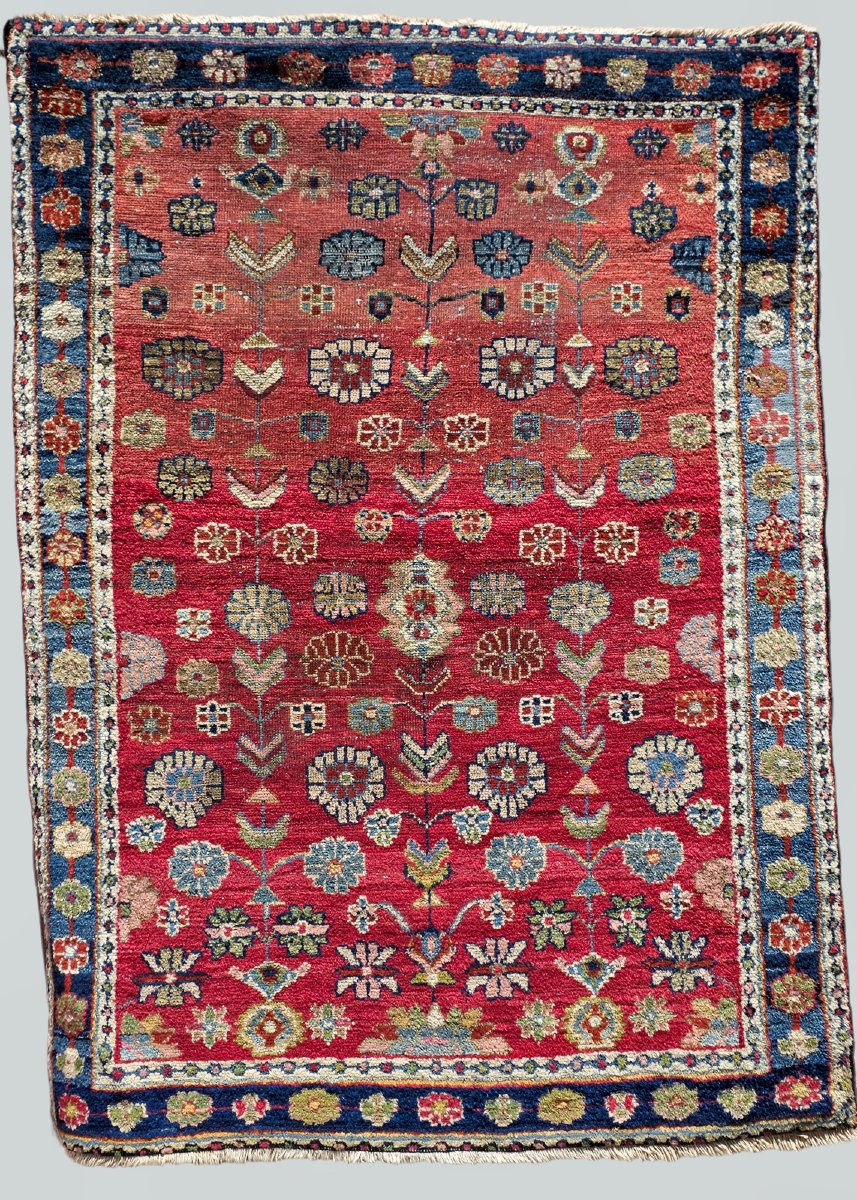 Handcrafted Persian Wool Rug – Floral Design – Iran, 1970s–1980s