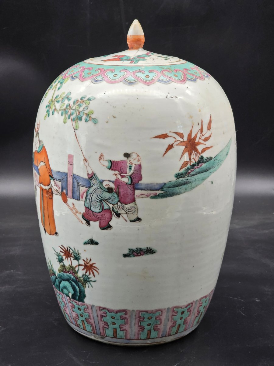 Large Painted Chinese Porcelain Potiche Vase With Lid – 20th Century-photo-3