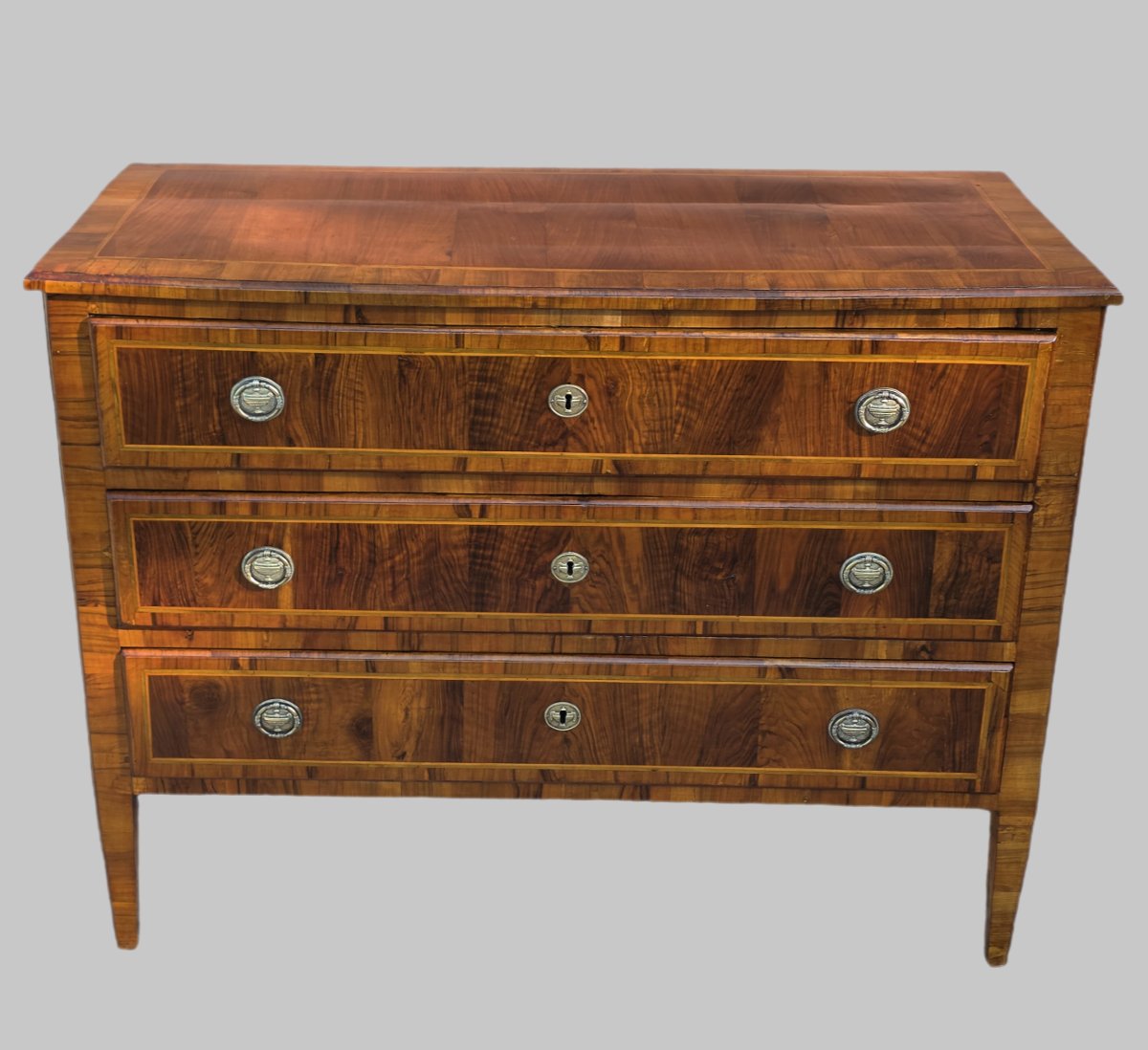 Paire de commodes Louis XVI toscanes plaquées de noyer, XVIIIe siècle-photo-2