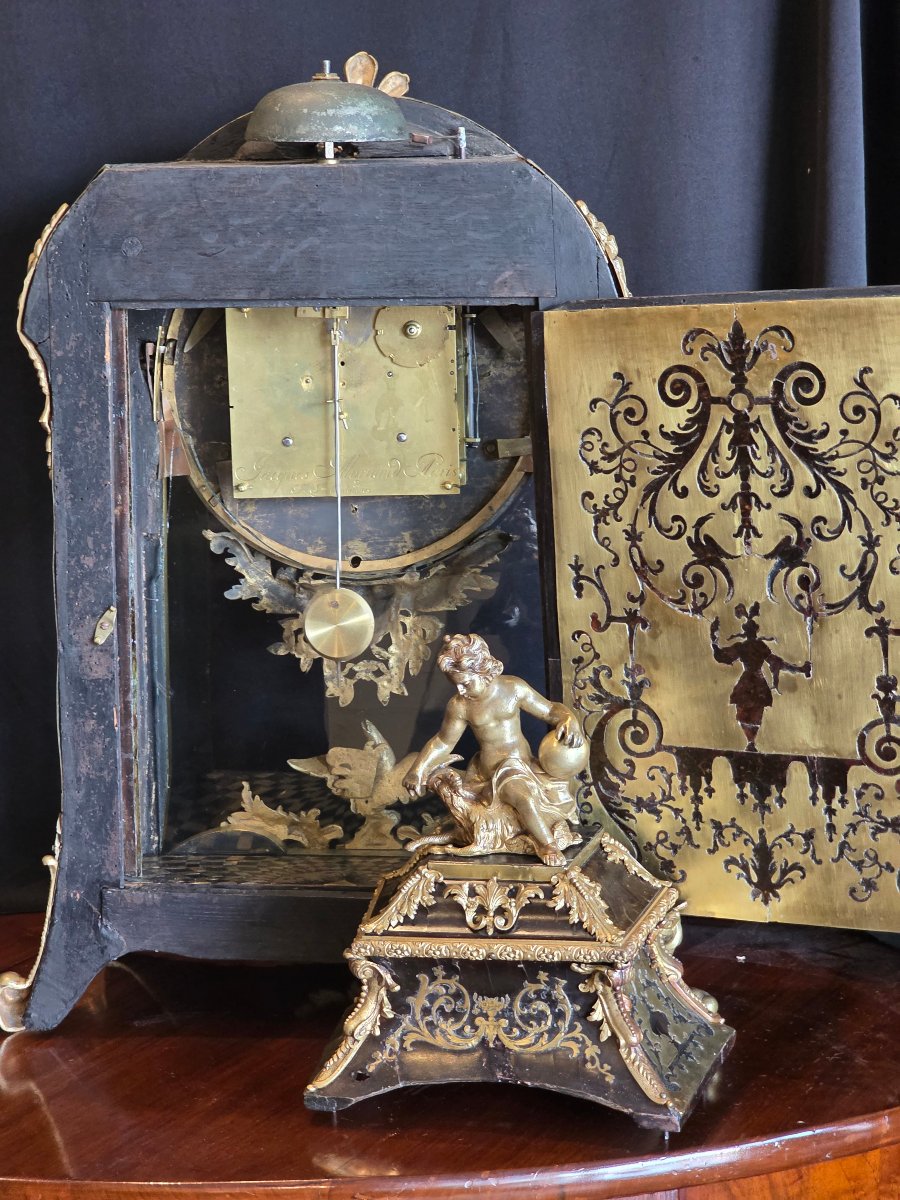 French Louis XV Cartel Pendulum Clock In Ebonized Wood And Gilded Bronze, 18th Century-photo-1
