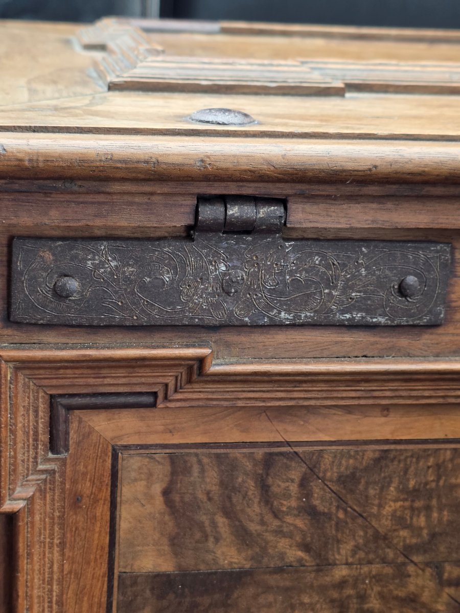 Coffret de mariage daté 1704, Trentin Haut-Adige, plaqué noyer avec clé-photo-3