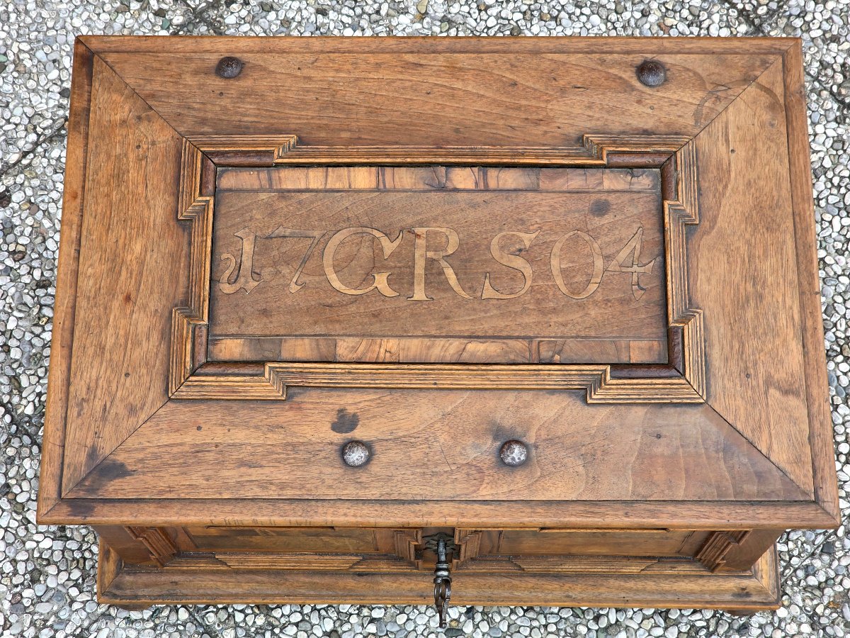 Coffret de mariage daté 1704, Trentin Haut-Adige, plaqué noyer avec clé-photo-7