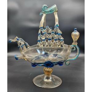 Aquamanile vénitien en forme de voilier en verre de Murano – fin XIXe siècle