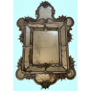 Miroir vénitien en verre gravé avec fleurs appliquées, fin XIXe – début XXe siècle