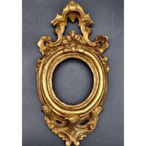Roman Giltwood Oval Frame In Carved Limewood, 17th Century