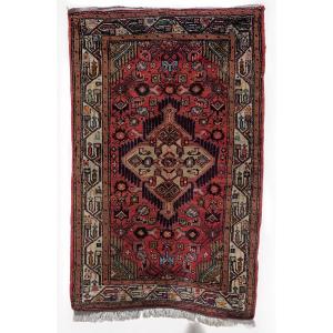 Handcrafted Persian Wool Rug – Traditional Iranian Craftsmanship – 1970s–1980s