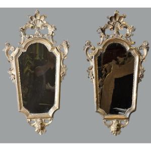 Paire de miroirs vénitiens en bois sculpté et doré – Milieu du XXe siècle