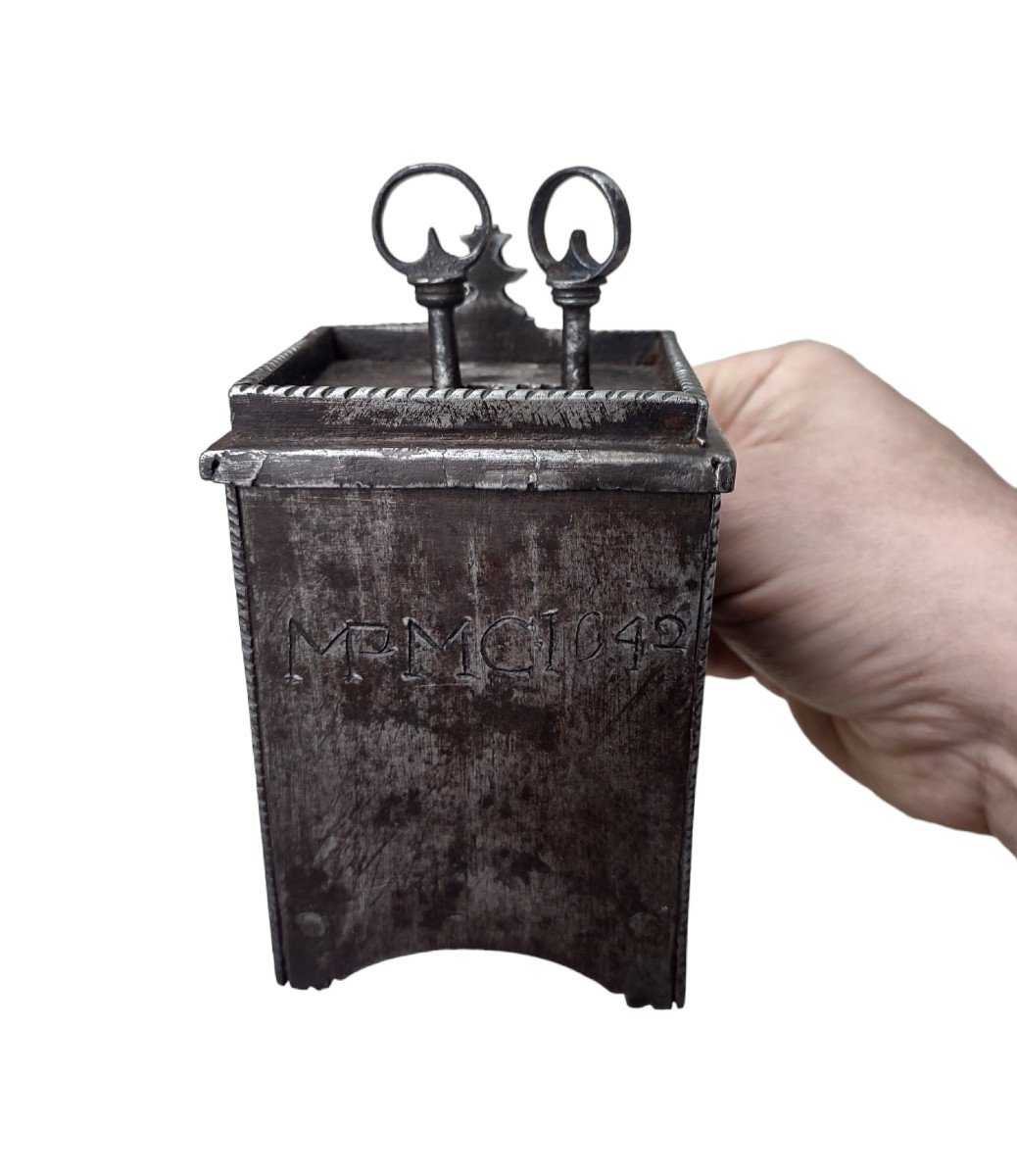 Almoner Dated 1642