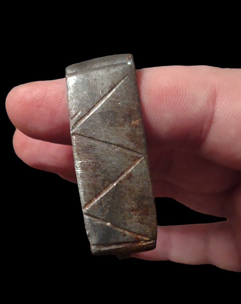 Engraved Zoomorphic Lock XVII Century-photo-4