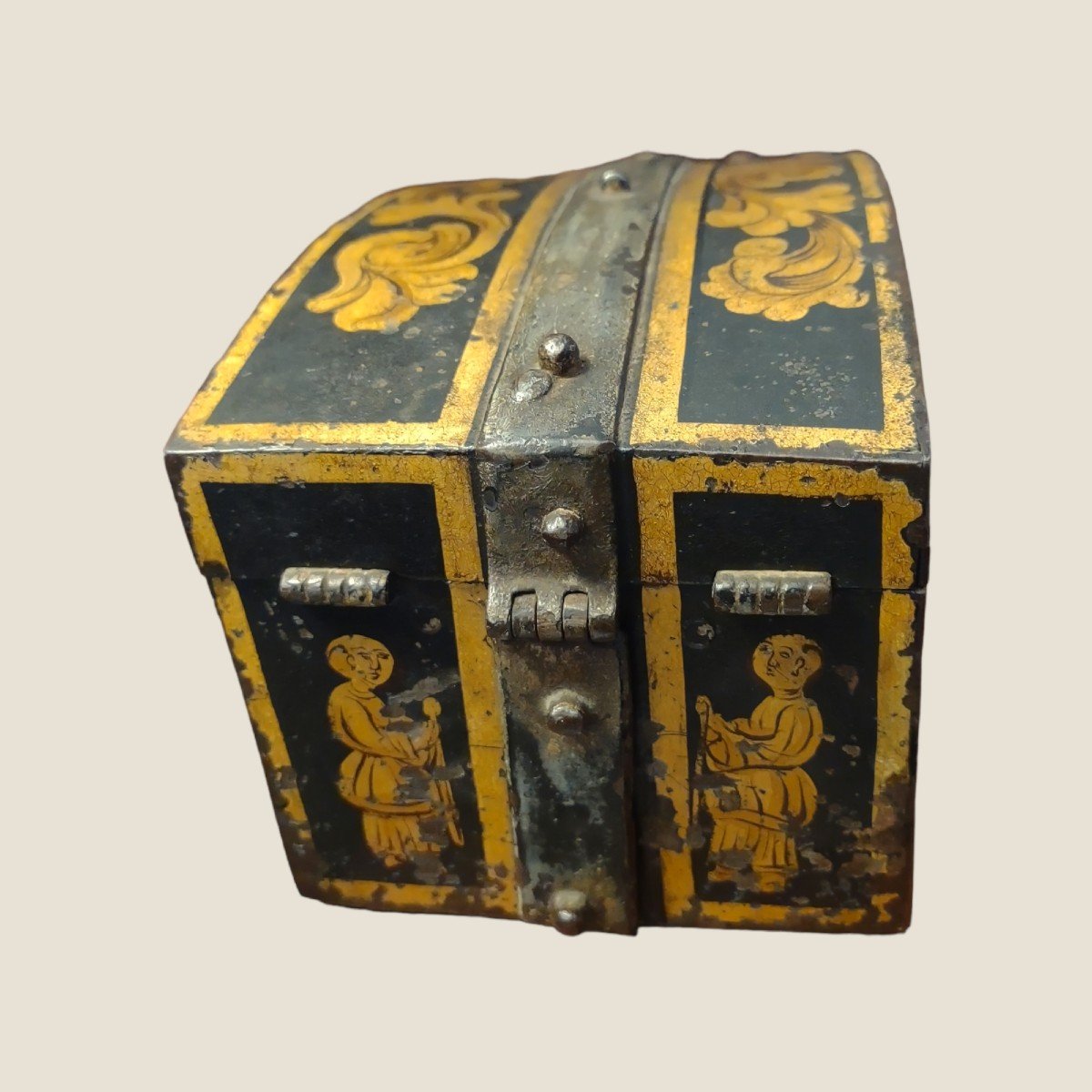 Petit Coffret De Voyage En Fer à Décor De Chinoiserie XVIIIe Siècle