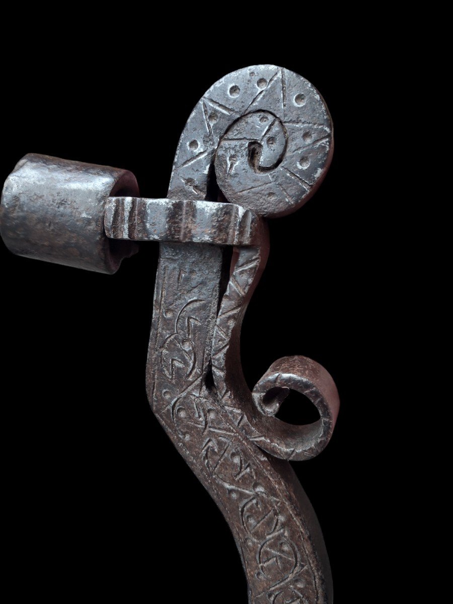 Wrought Iron Engraved Door Knocker Early XVII Century -photo-4