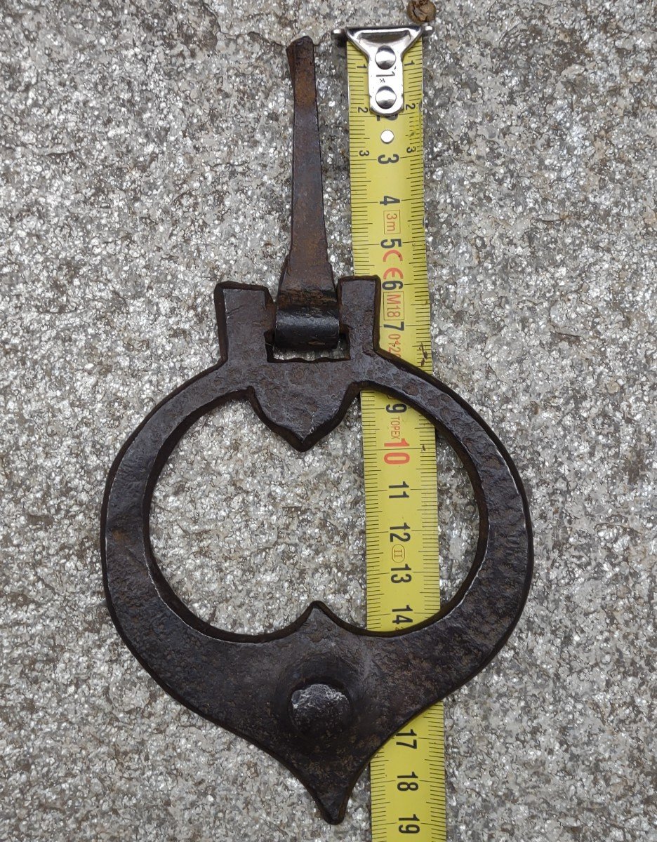 Petite Poignée De Porte Ou Heurtoir En Fer Forgé Haute époque -photo-2