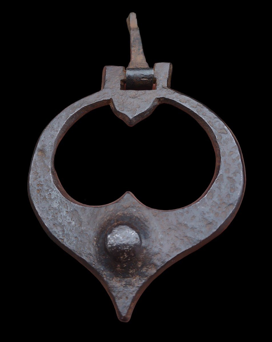 Petite Poignée De Porte Ou Heurtoir En Fer Forgé Haute époque 