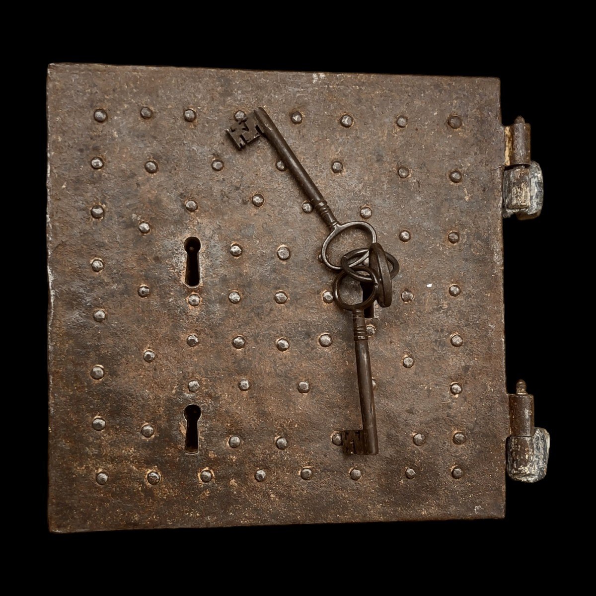 Wall Safe Door With Wrought And Nailed Iron Lock With Keys And Hinges, 17th Cent-photo-1