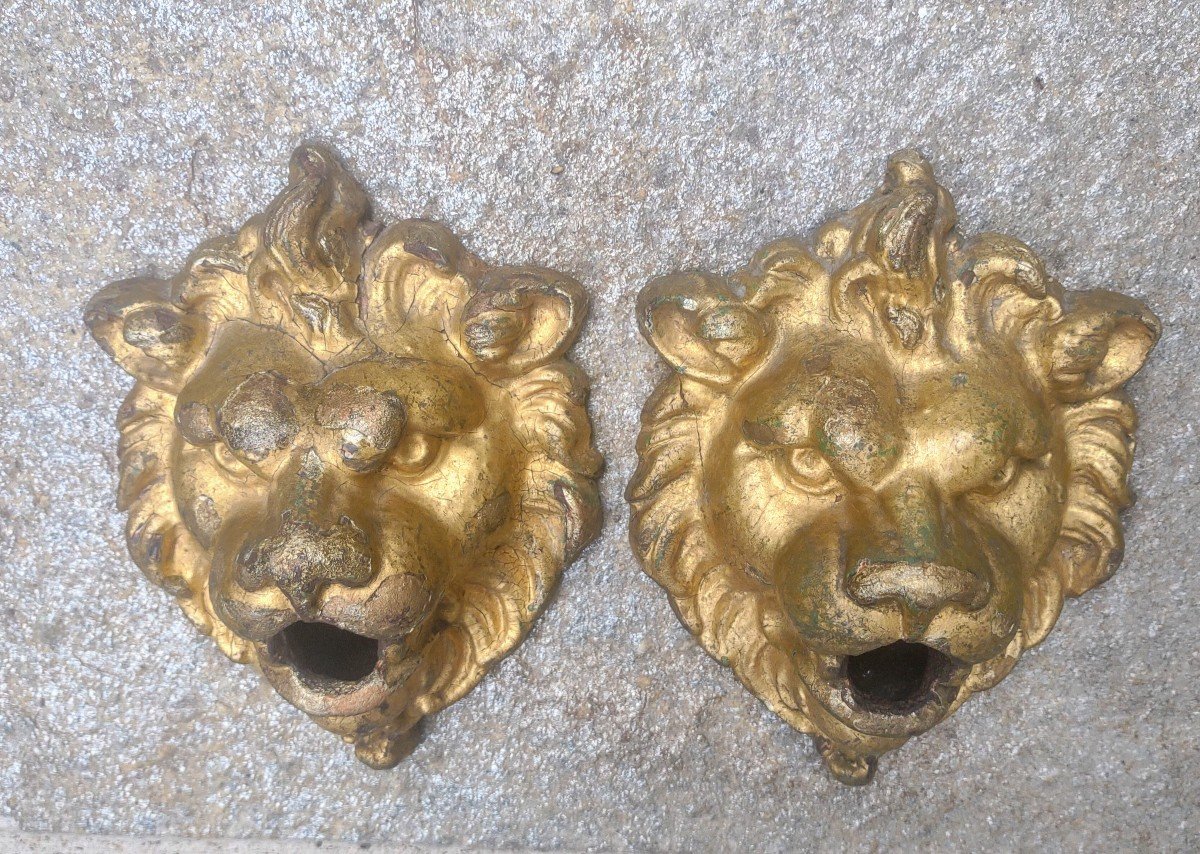 Paire De Bouches De Fontaine  En Fonte De Fer Doré Italie Second Emoitié Du XVIIIe Siècle-photo-2