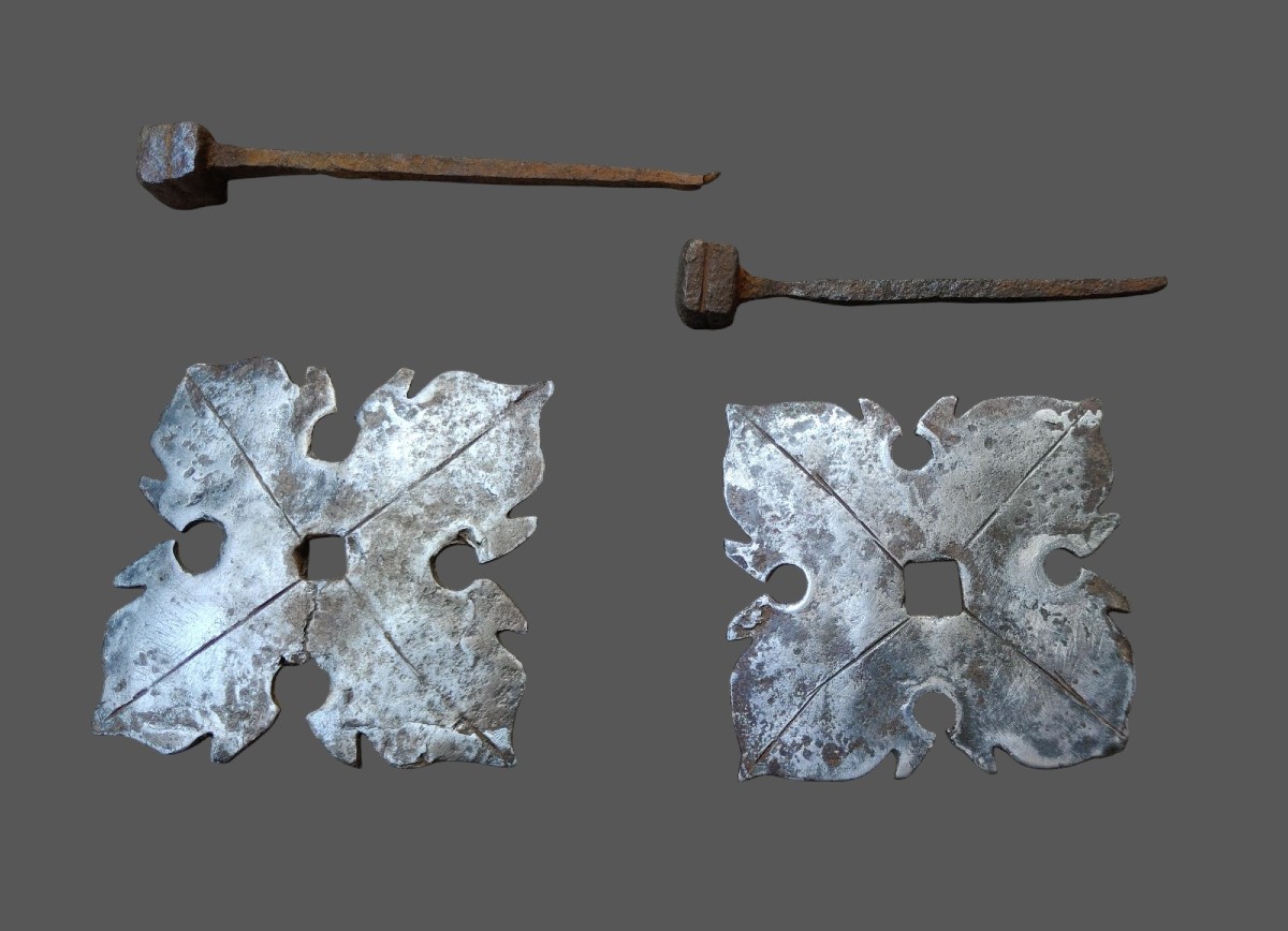 Pair Of Wrought Iron Large Nails XVI Century-photo-3