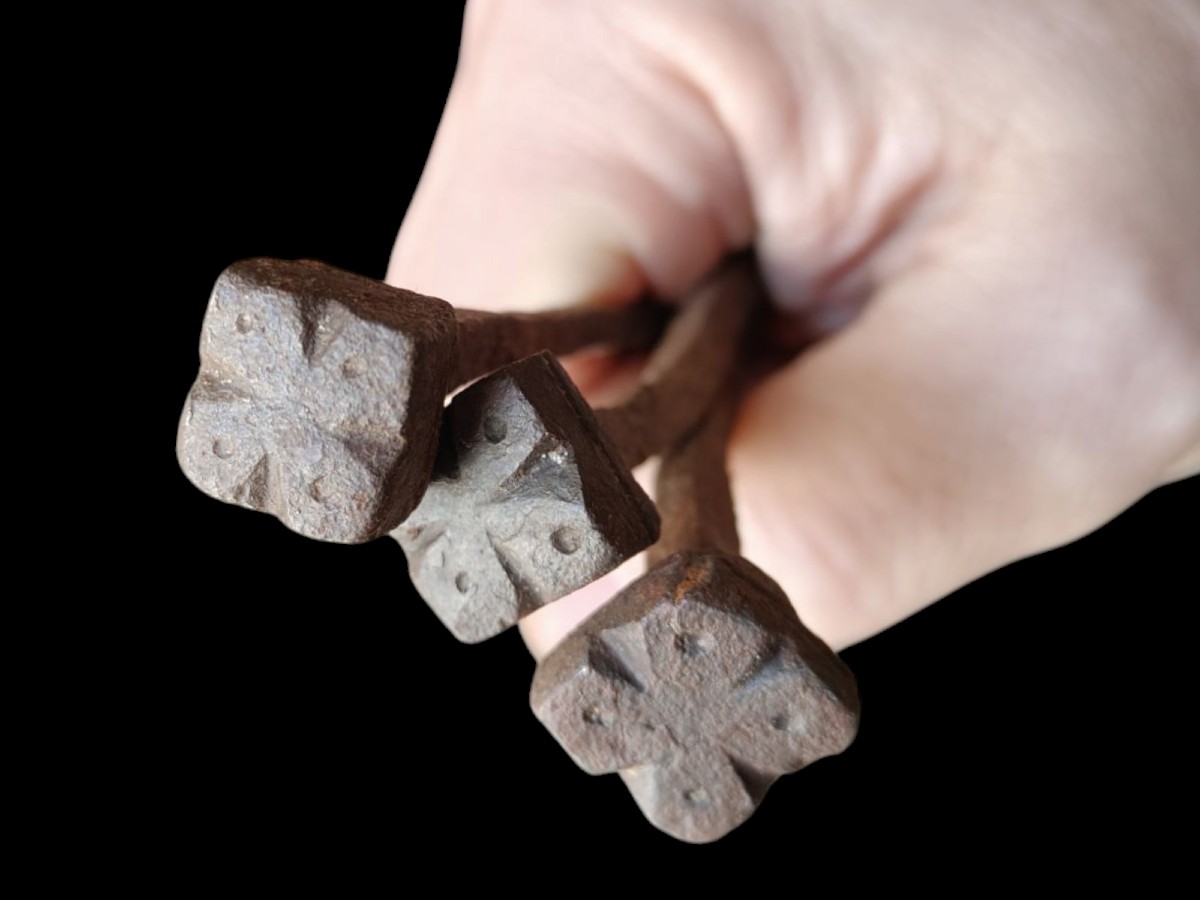 3 Large Wrought Iron Nails XVII Century-photo-2