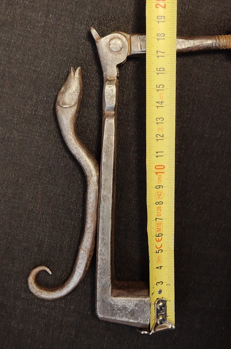 Heurtoir en fer forgé zoomorphe fin du XVIIe siècle-photo-3