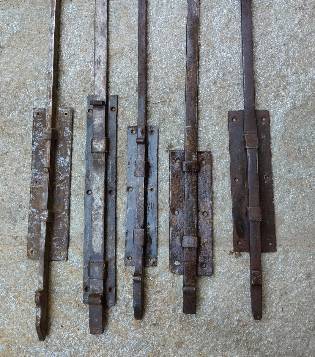  Large Assortment Of 17th-18th Century Forged Iron Padlocks-photo-1