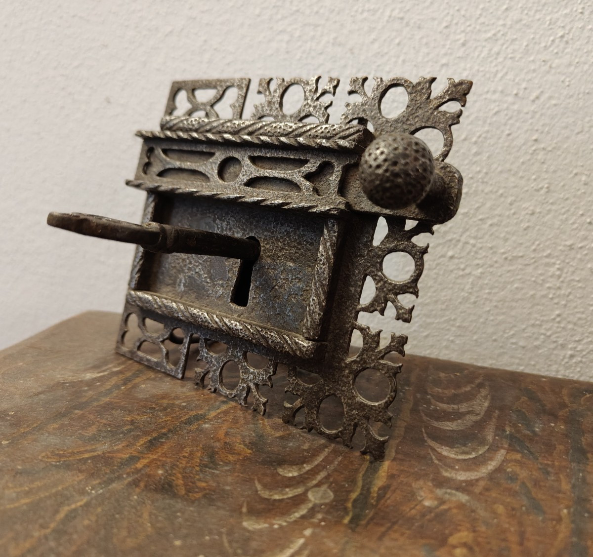 Chest Lock And Its So-called Venetian Key, Lock Plate Pierced With Hearts XVI Century-photo-5