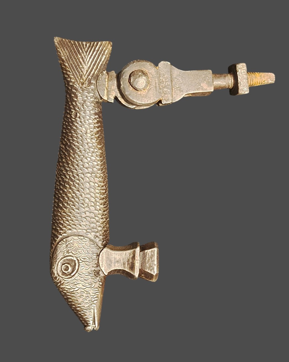 Heurtoir de porte zoomorphe en fer forgé XVIIIe siècle -photo-2