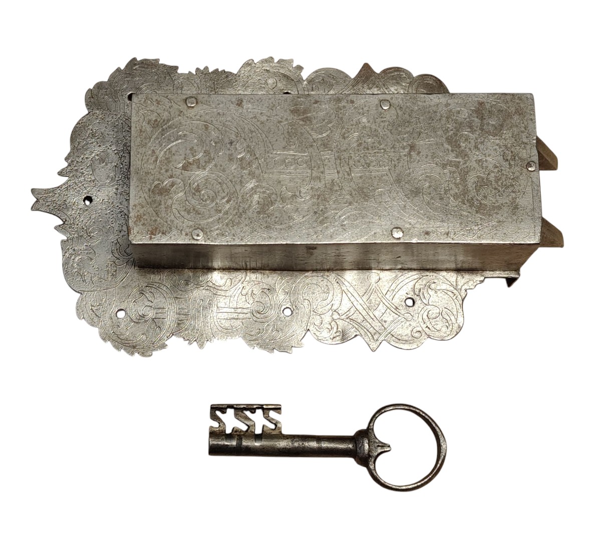 Serrure d'Armoire En Fer Forgé Et Ciselé XVII-XVIIIe Siècle-photo-3