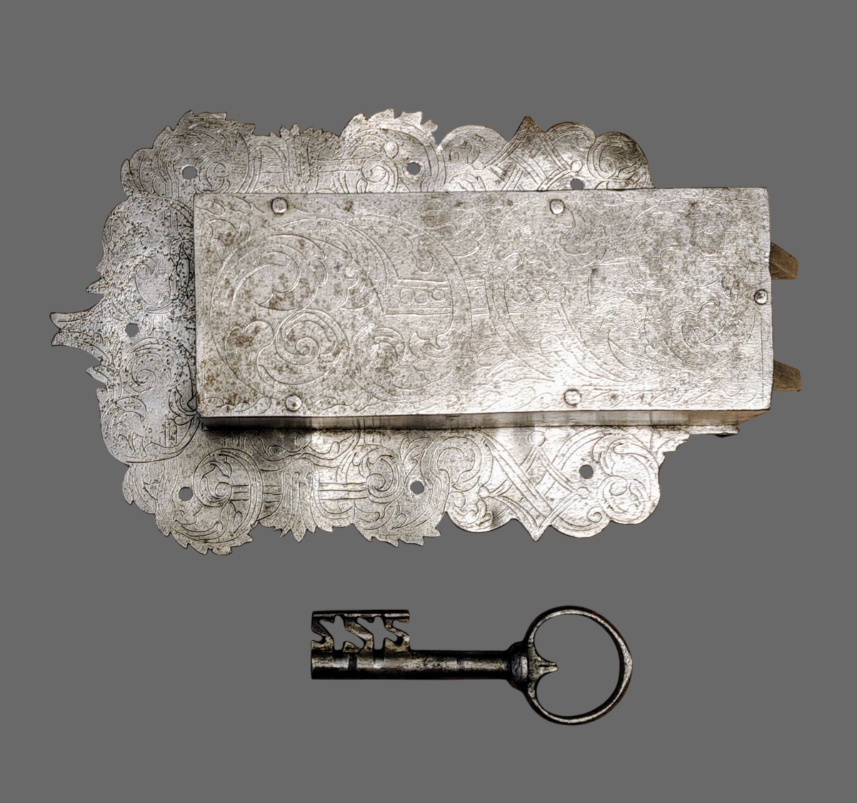 Serrure d'Armoire En Fer Forgé Et Ciselé XVII-XVIIIe Siècle