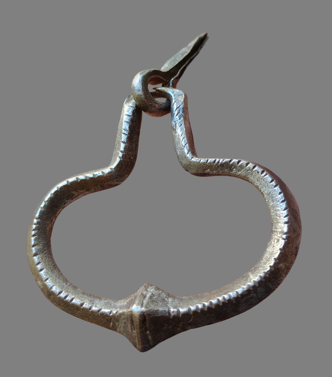 Small Engraved Wrought Iron Handle XVI Century -photo-4