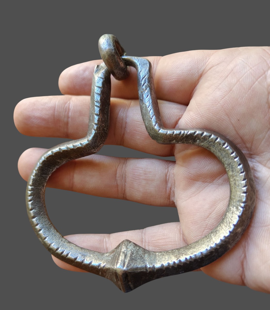 Small Engraved Wrought Iron Handle XVI Century 